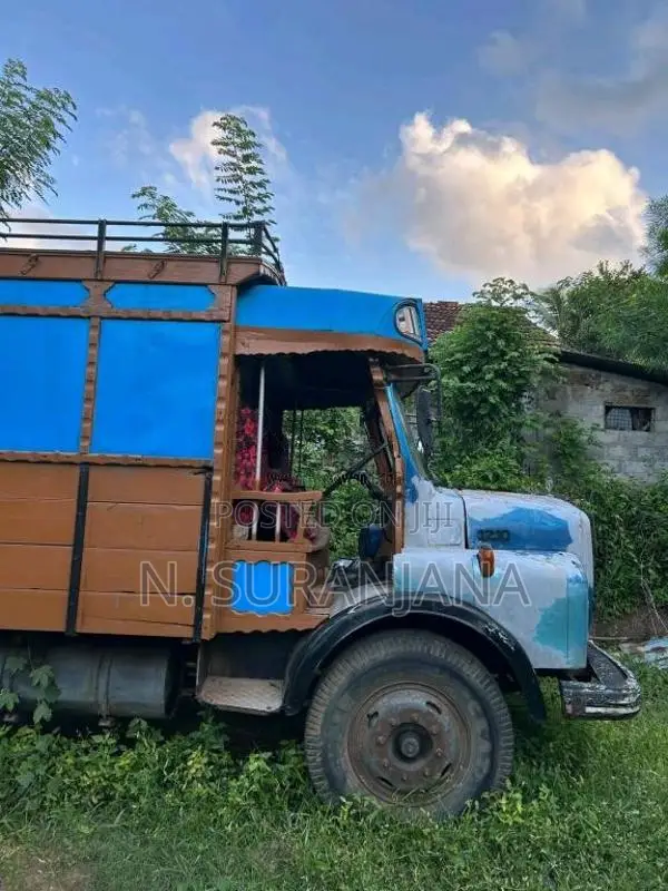 Tata 1210 1987 Lorry (Used)