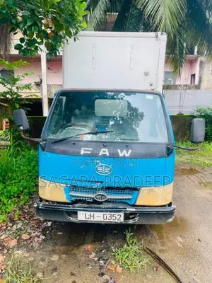 FAW Full Body 2012 Lorry (Used)