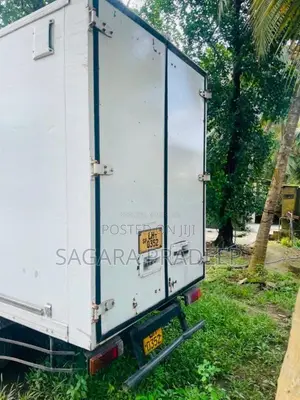 FAW Full Body 2012 Lorry (Used)