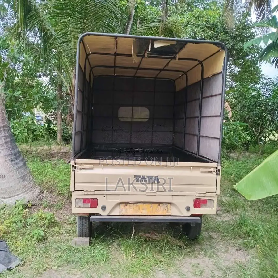 Tata Dimo Batta 2010 Lorry (Used)