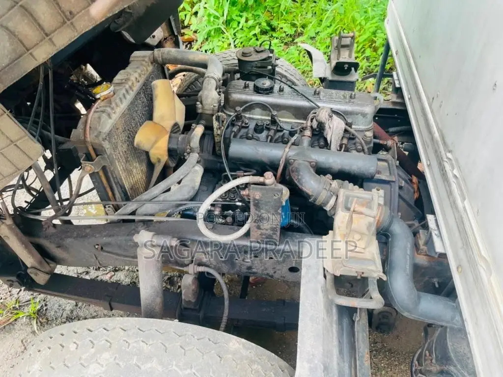 FAW Full Body 2012 Lorry (Used)