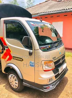 Tata Dimo Batta 2015 Lorry (Used)
