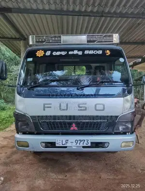 Mitsubishi Canter 2010 Lorry (Used)