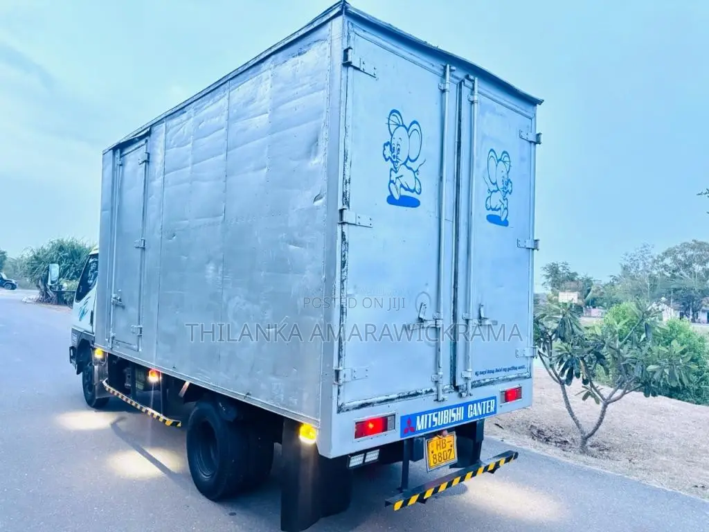 Mitsubishi Canter 4D35 2002 Lorry (Used)