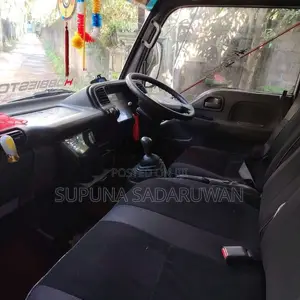 Isuzu NKR 2006 Lorry (Used)
