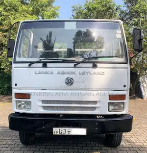 Ashok-Leyland E-Comet 1112 19 Feet Flatbed 2011 Lorry (Used)