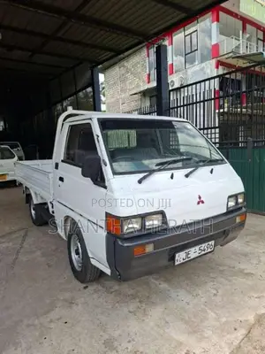 Mitsubishi Delica 1999 Lorry (Used)