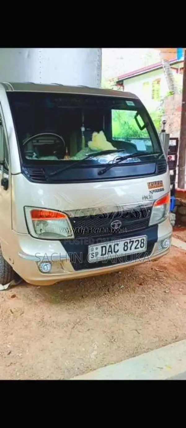 Tata Dimo Batta 2015 Lorry (Used)