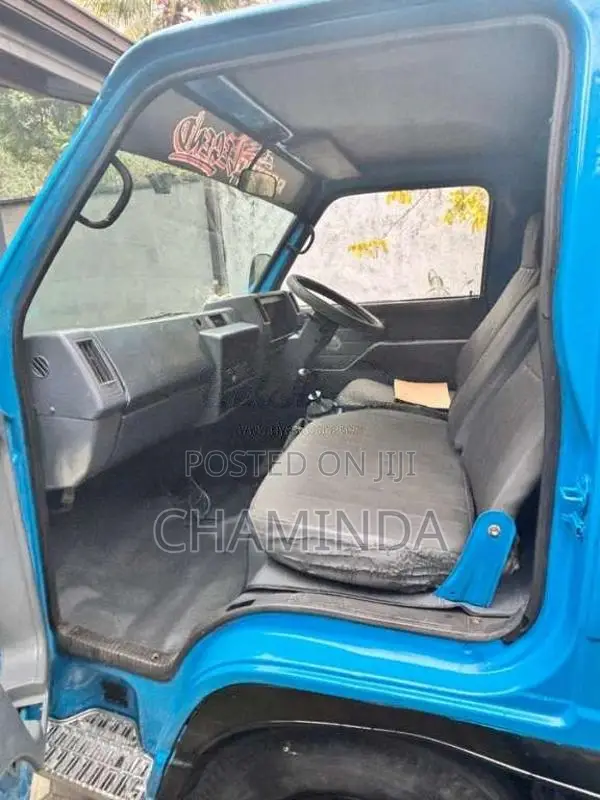 Isuzu ELF 1993 Lorry (Used)