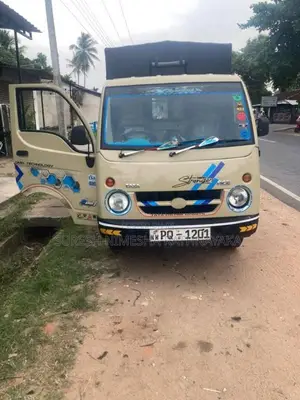 Tata Dimo Batta 2010 Lorry (Used)