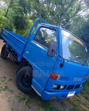 Isuzu CANTER 1982 Lorry (Used)