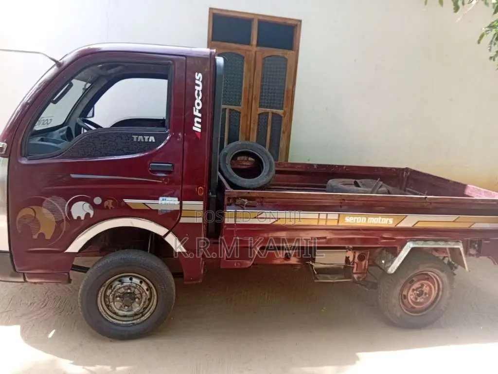 Tata Dimo Batta 2013 Lorry (Used)