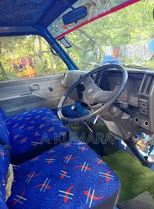 Isuzu CANTER 1982 Lorry (Used)