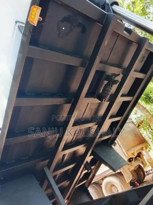 Tata Tipper 2011 Lorry (Used)