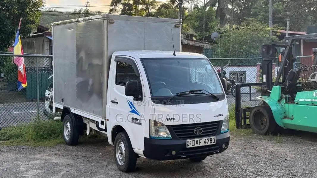 Tata Dimo Lokka 2016 Lorry (Used)