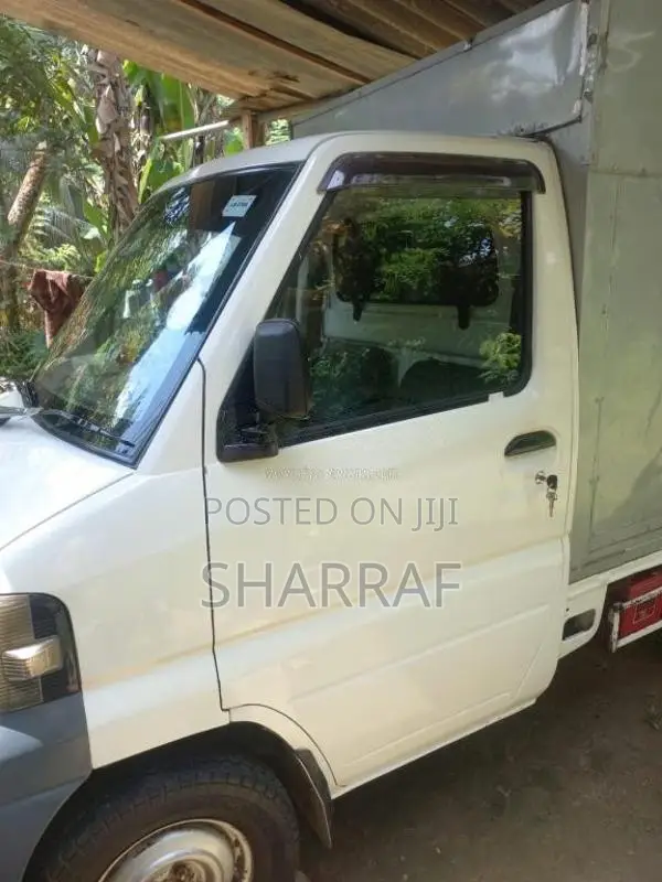 Mitsubishi U6 1t 2001 Lorry (Used)