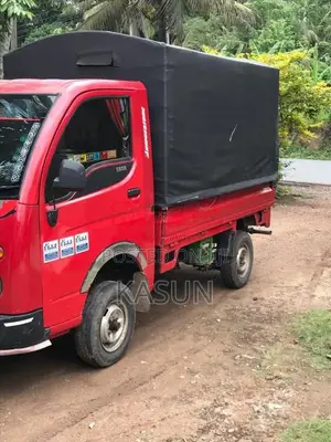 Tata Dimo Batta 2010 Lorry (Used)