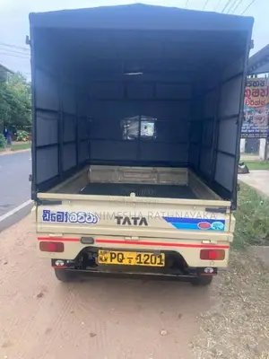 Tata Dimo Batta 2010 Lorry (Used)