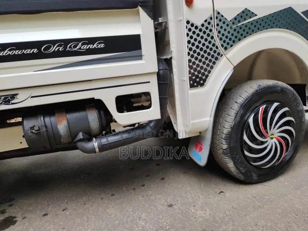 Tata Dimo Batta 2016 Lorry (Used)