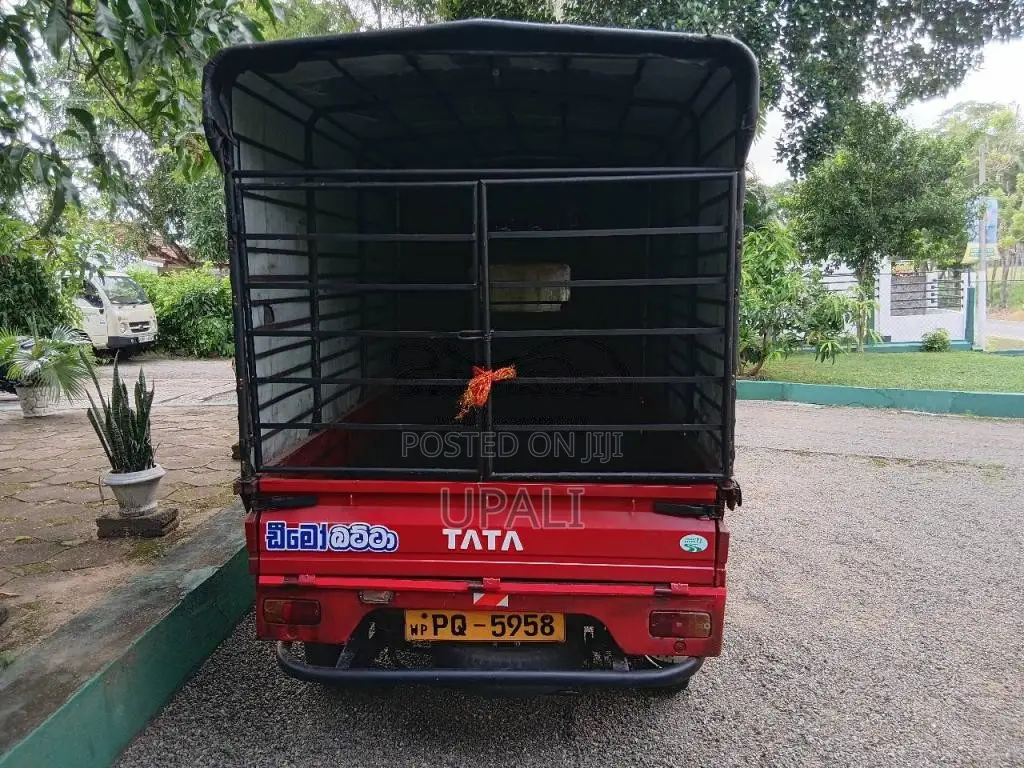 Tata Dimo Batta 2011 Lorry (Used)
