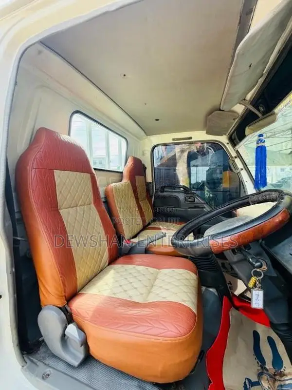 Isuzu NKR SINGLE WHEEL 2007 Lorry (Used)