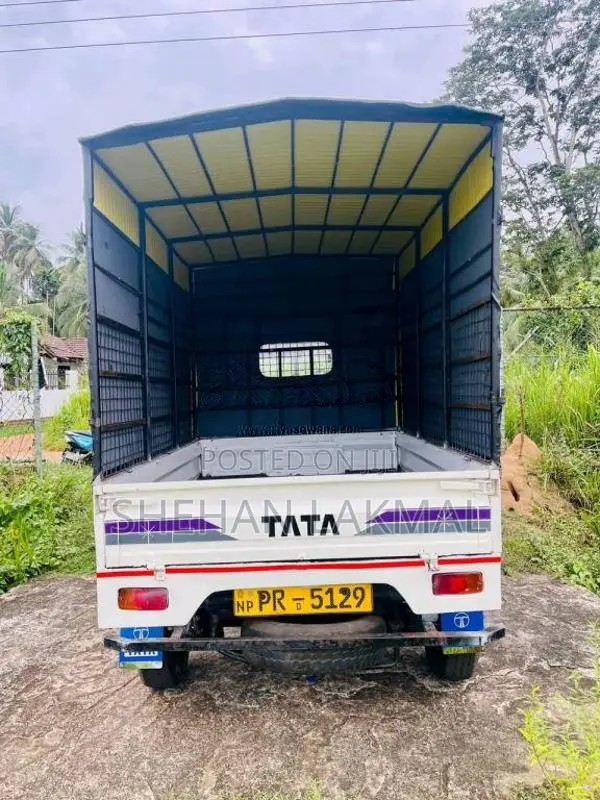Tata Dimo Batta 2011 Lorry (Used)