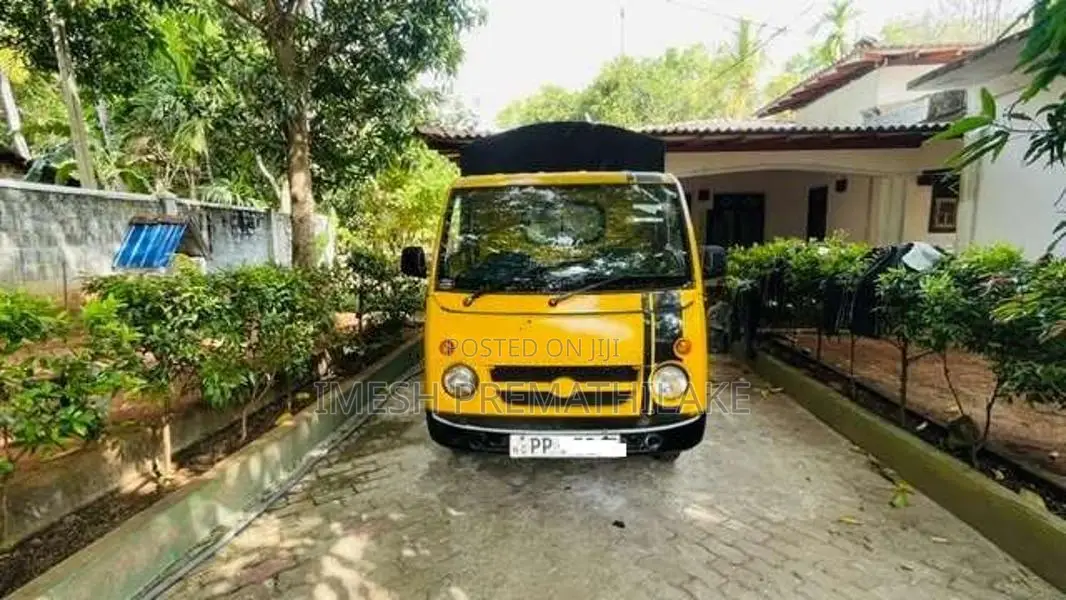 Tata Dimo Batta 2010 Lorry (Used)