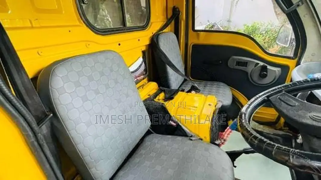 Tata Dimo Batta 2010 Lorry (Used)