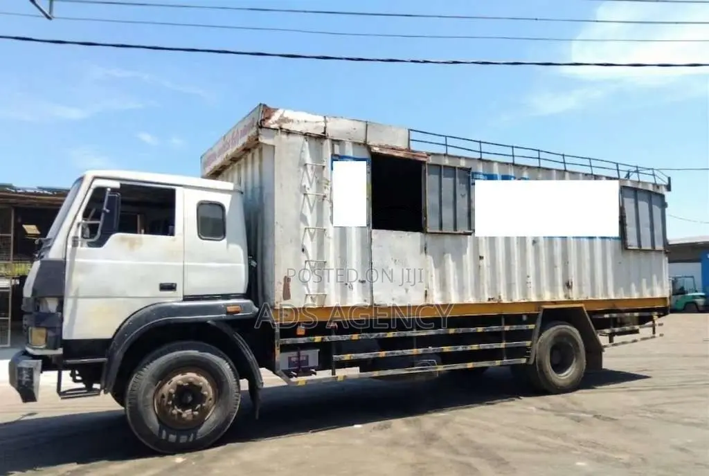 Tata LPT 1618 06 Wheel Full Body 2010 Lorry (Used)