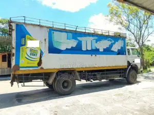 Tata LPT 1618 06 Wheel Full Body 2011 Lorry (Used)