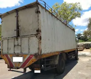 Tata LPT 1618 06 Wheel Full Body 2011 Lorry (Used)