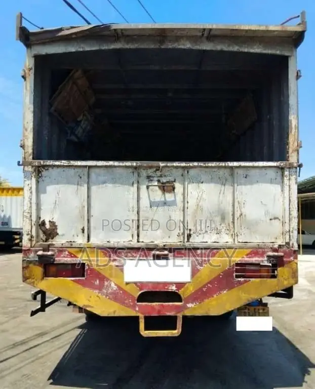 Tata LPT 1618 06 Wheel Full Body 2010 Lorry (Used)