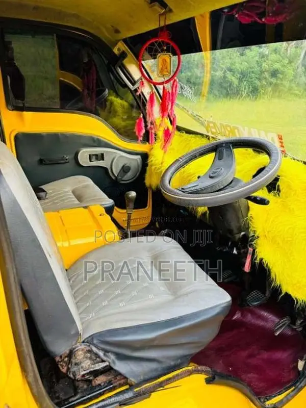 Tata Dimo Batta 2011 Lorry (Used)