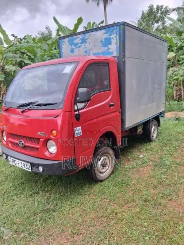 Tata Dimo Batta 2011 Lorry (Used)