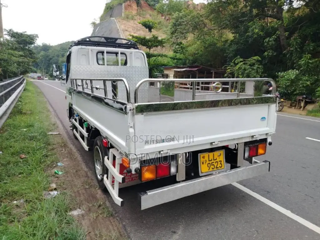 Mitsubishi Canter 2014 Lorry (Used)