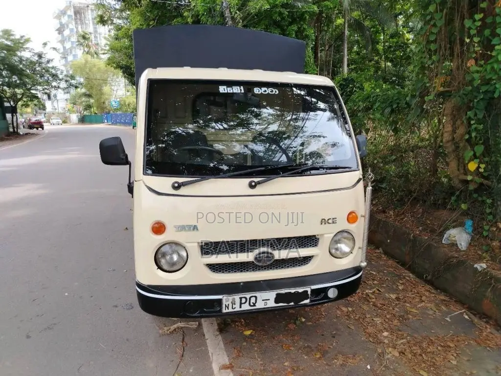 Tata Dimo Batta 2011 Lorry (Used)