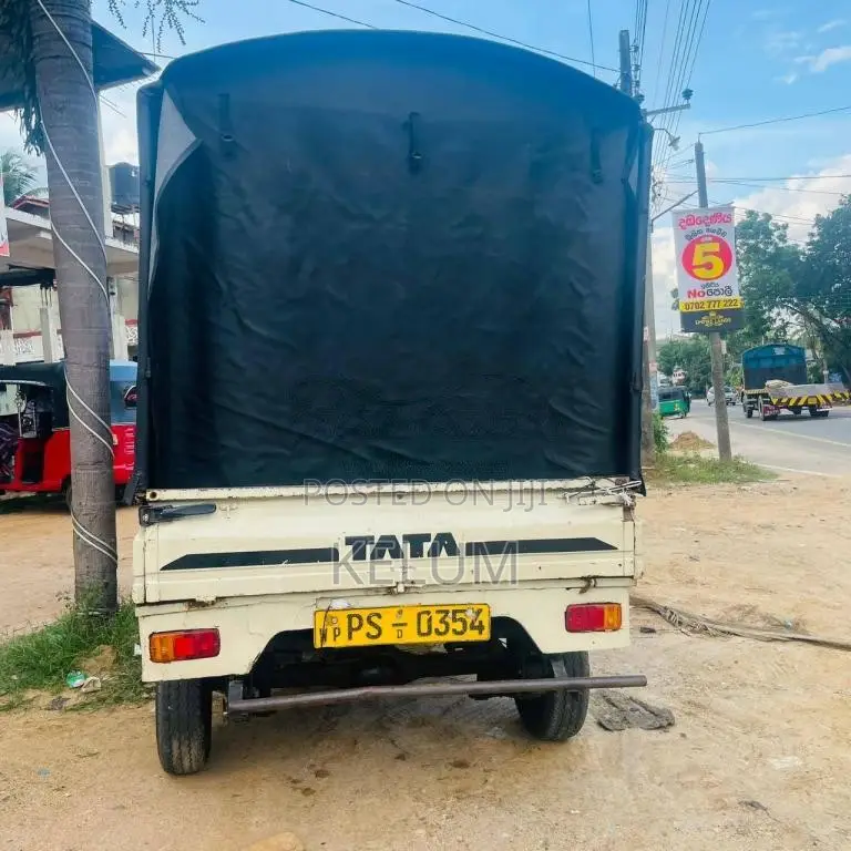 Tata Dimo Batta 2011 Lorry (Used)