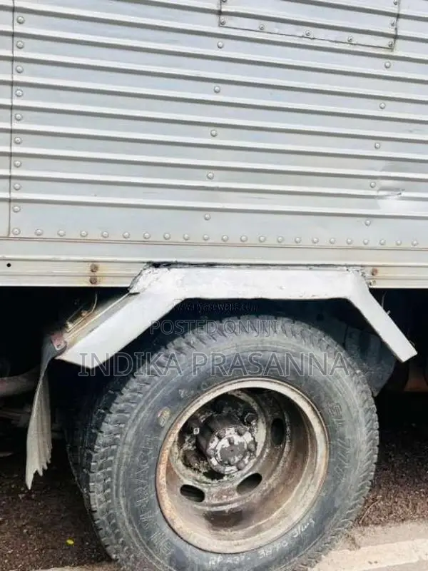 Isuzu NHR69 2002 Lorry (Used)