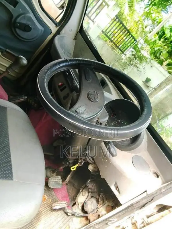 Tata Dimo Batta 2011 Lorry (Used)