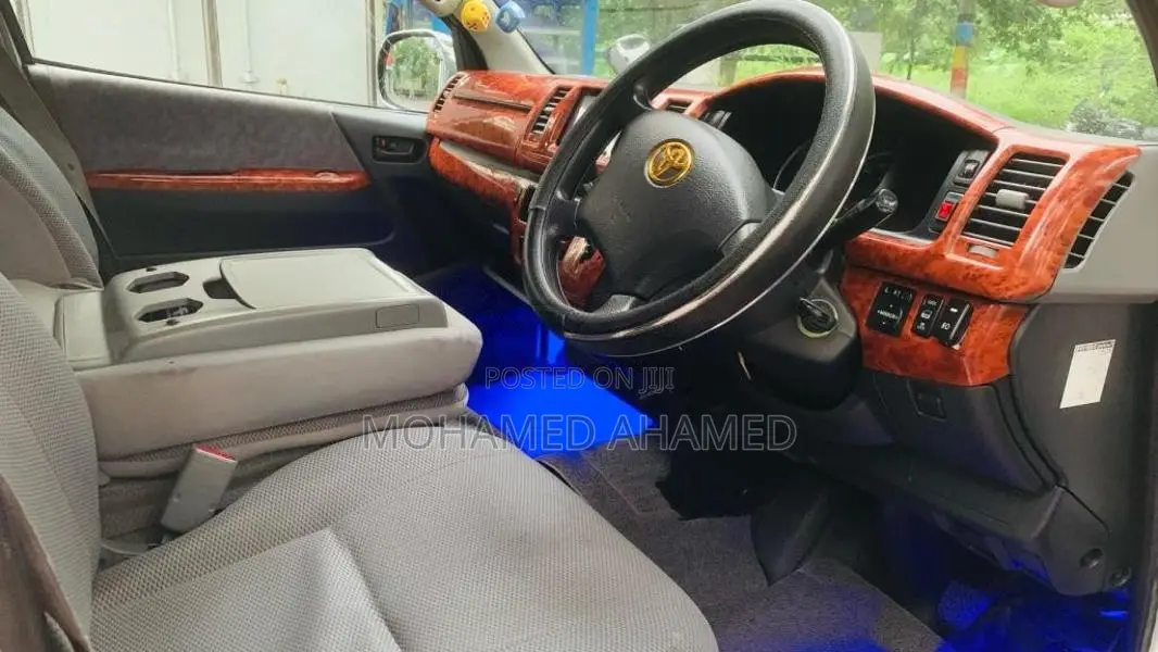 Toyota KDH TRH200GL 2008 Van (Used)