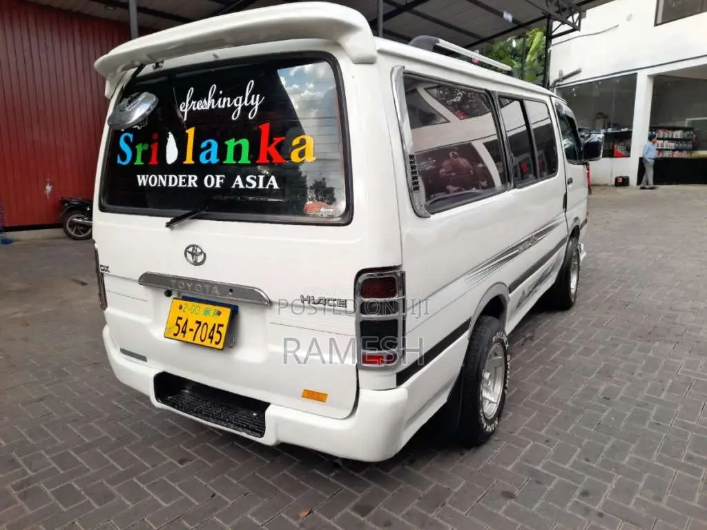 Toyota Dolphin 1990 Van (Used)
