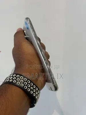 Apple iPhone XS (Used)
