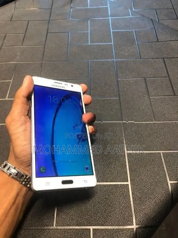 Samsung Galaxy On7 on 7 (Used)