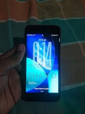 Apple iPhone SE 2 (Used)