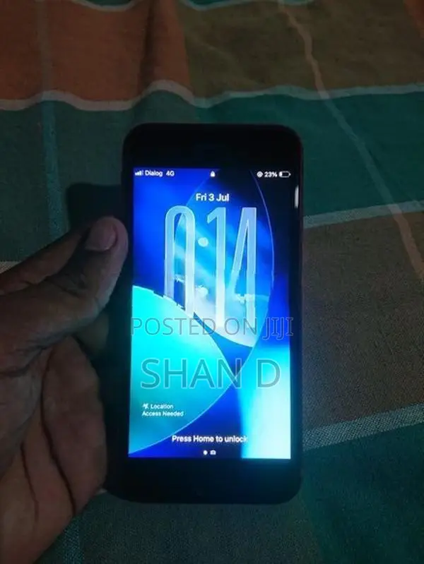 Apple iPhone SE 2 (Used)