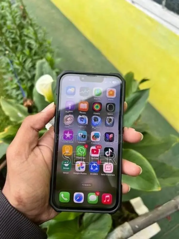 Apple iPhone 13 (Used)