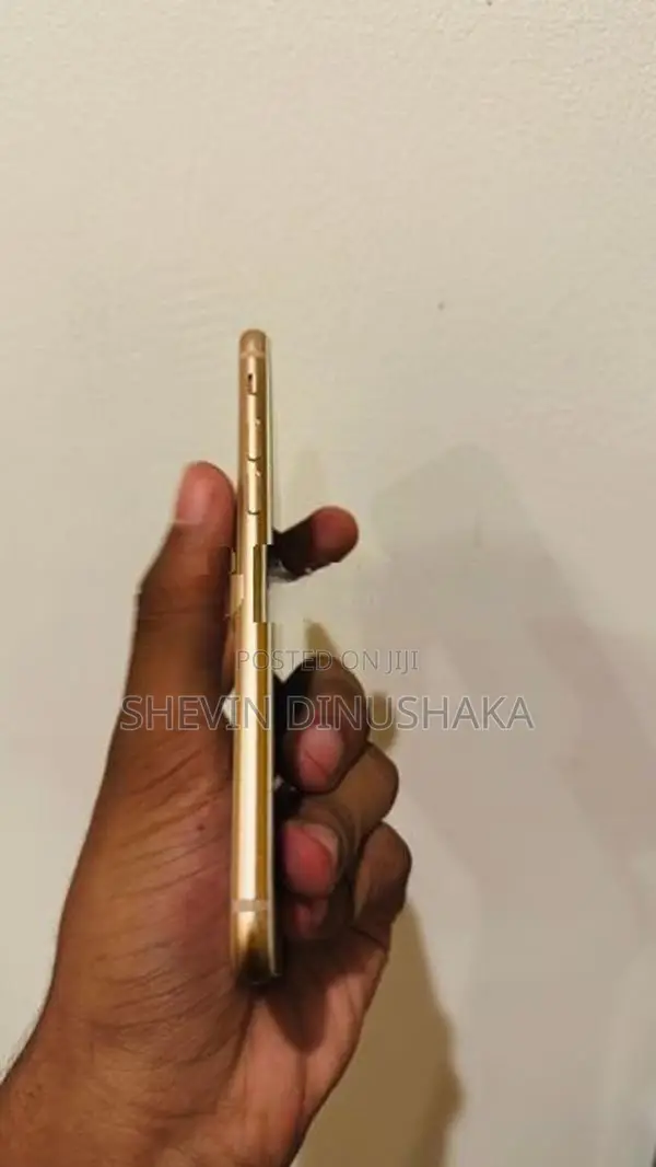 Apple iPhone 8 (Used)