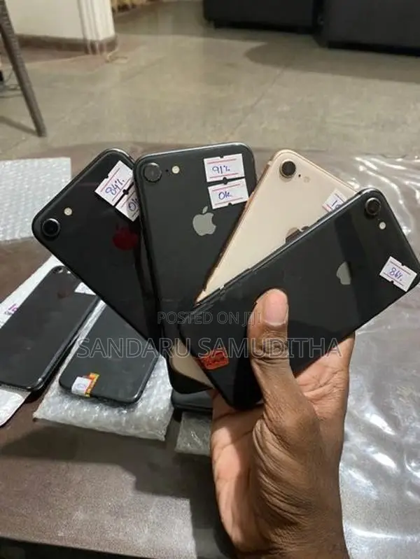 Apple iPhone 8 (Used)