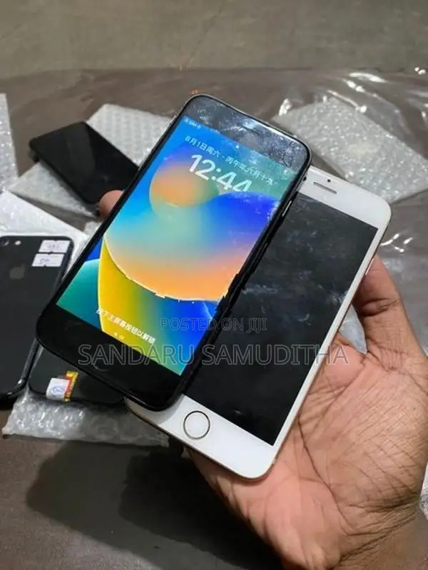Apple iPhone 8 (Used)
