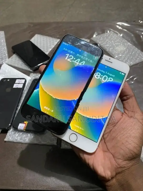 Apple iPhone 8 (Used)